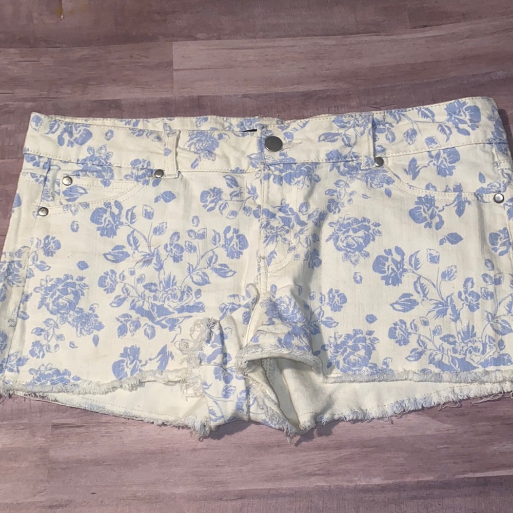 Forever 21 white shorts